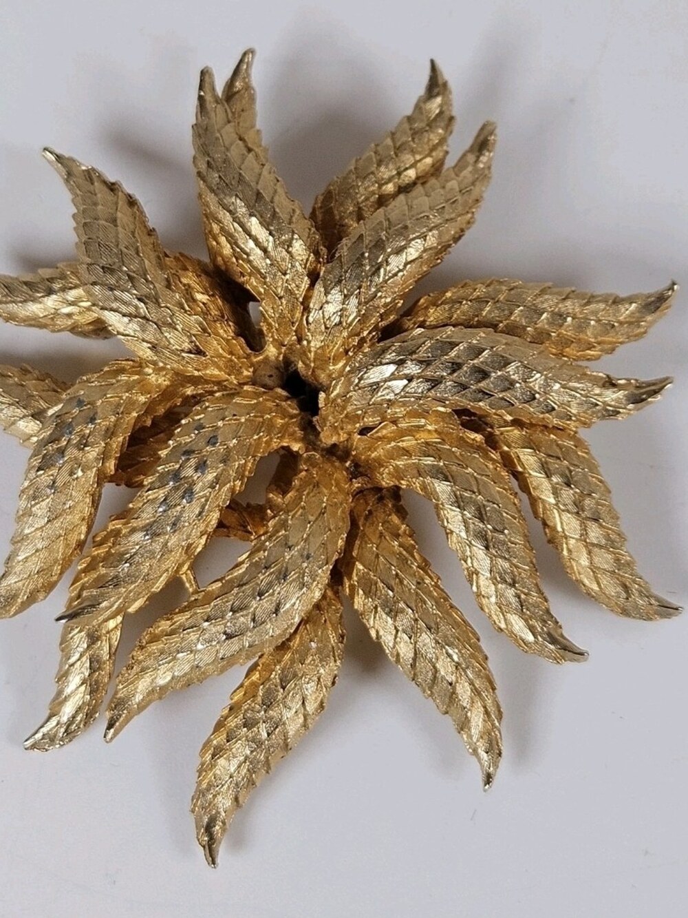 Coro Brooch Pin Gold Tone Textured Leaf Starburst Spray Vintage